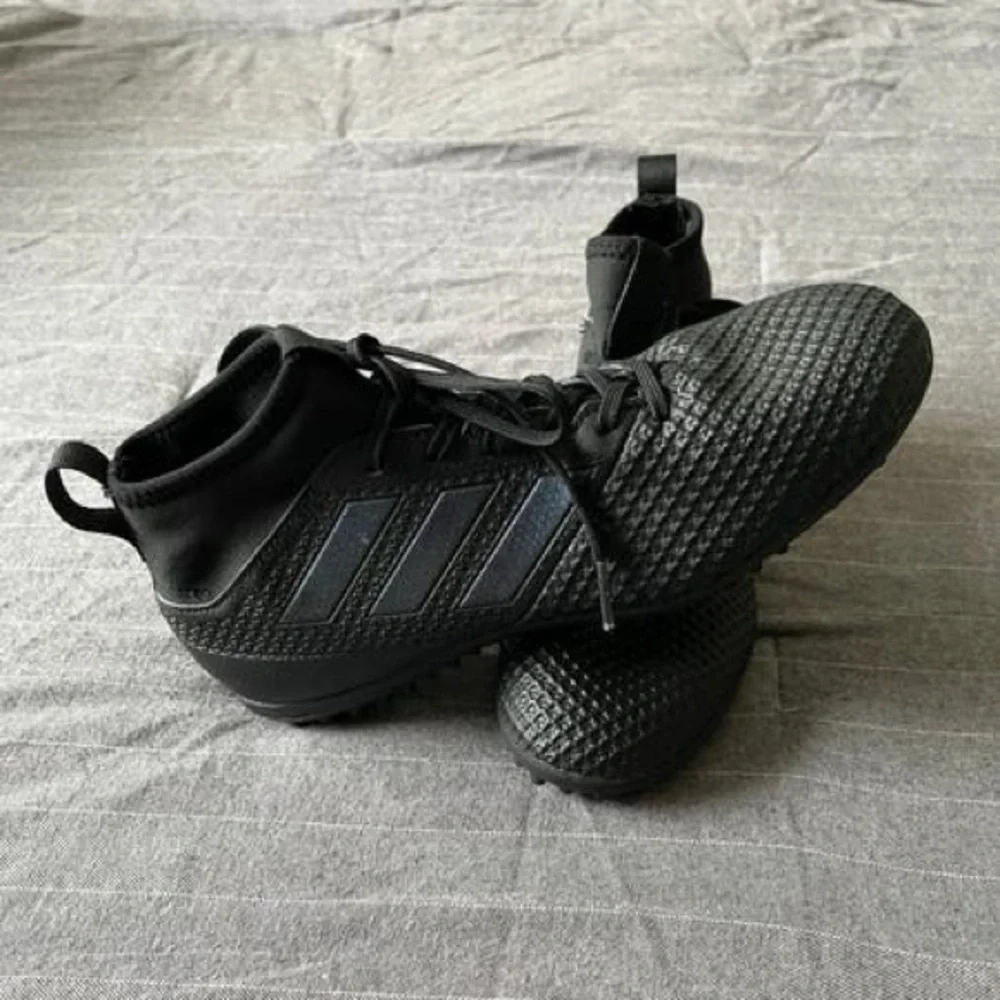 Adidas Soccer / Football Sneaker Cleats, Like‎ New